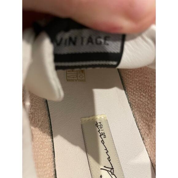 Vintage Havana Women's White Sneakers with Pink Star Accents 6.5 NWT - Picture 8 of 9